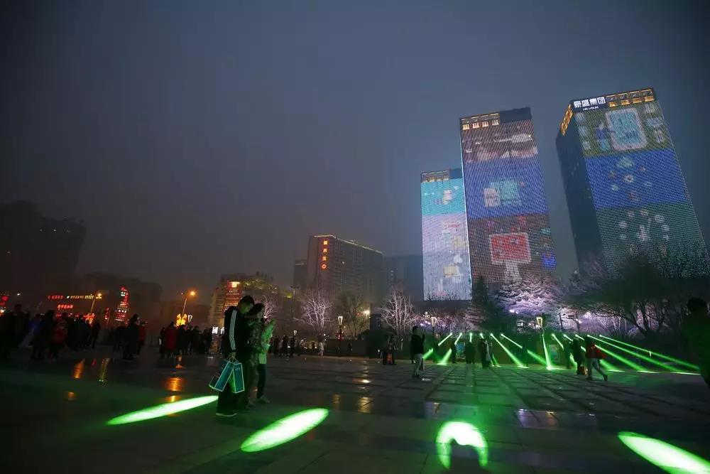 信達電通—西安高新區(qū)延平門北廣場燈光秀