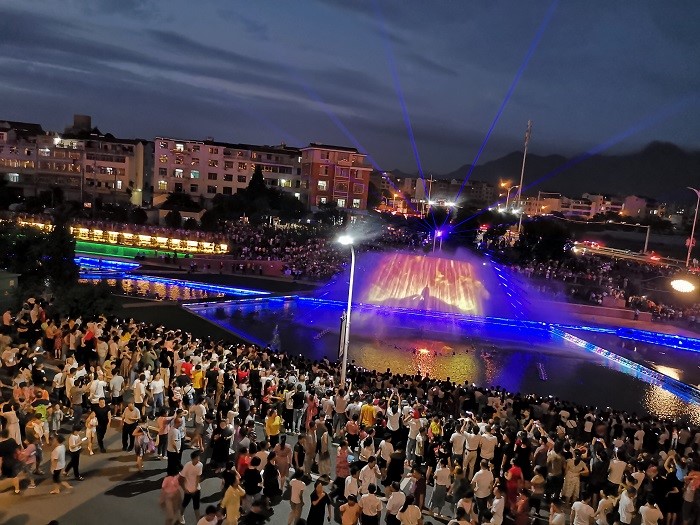 當水景碰上照明，美得一塌糊涂！