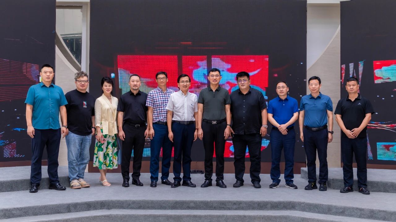 【錨定“三個(gè)高地” 推進(jìn)“二次創(chuàng)業(yè)”】澧縣縣委書(shū)記王啟武一行赴信達(dá)電通集團(tuán)考察交流